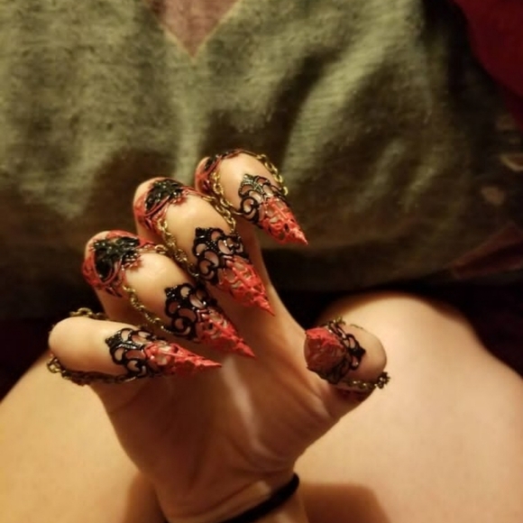 Ebony Armor - Full hand set Claw Rings Red and Black - Gothic Sz med-large 5 pcs - Picture 5 of 14